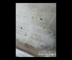 PARAURTI POSTERIORE CON SENSORI DI PARCHEGGIO VOLV - 20