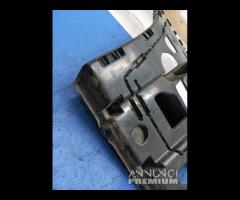 STAFFA DI MONTAGGIO PARAURTI POSTERIORE SINISTRA B - 9