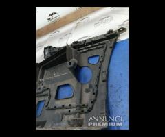 STAFFA DI MONTAGGIO PARAURTI POSTERIORE SINISTRA B - 20