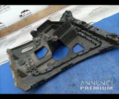 STAFFA DI MONTAGGIO PARAURTI POSTERIORE SINISTRA B - 22