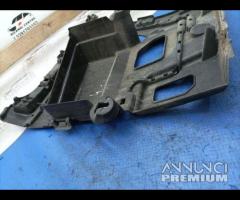 STAFFA DI MONTAGGIO PARAURTI POSTERIORE SINISTRA B - 23