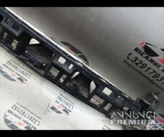 STAFFA PARAURTI POSTERIORE RANGE ROVER VELAR J8A2- - 8