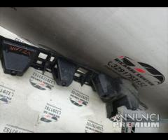 STAFFA PARAURTI POSTERIORE RANGE ROVER VELAR J8A2- - 19