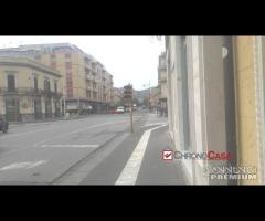 Piazza Cairoli, 2 vani uso ufficio
