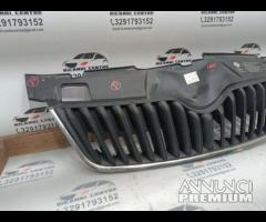 GRIGLIA PARAURTI ANTERIORE CENTRALE SKODA FABIA 20