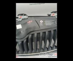 GRIGLIA PARAURTI ANTERIORE CENTRALE SKODA FABIA 20 - 7