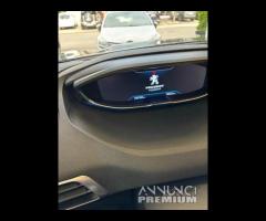 PEUGEOT 3008 BlueHDi 130 S&S EAT8 Business