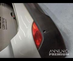 PARAURTI POSTERIORE CON SENSORI DI PARCHEGGIO HYUN - 6
