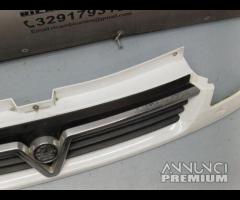 GRIGLIA PARAURTI ANTERIORE OPEL VIVARO 2004 820004