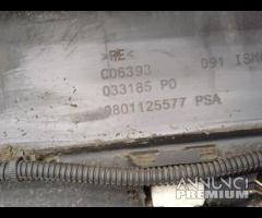 PARAURTI POSTERIORE CON SENSORI DI PARCHEGGIO PEUG - 23