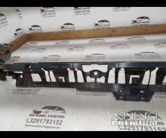 SUPPORTO CENTRALE RIVESTIMENTO PARAURTI POSTERIORE - 10