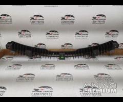 GRIGLIA PROTEZIONE ANTERIORE/DEFLETTORI VENTO SKOD - 17