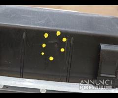 CENTRALINA PORTA FUSIBILI VANO PIEDI LATO ANTERIOR - 7