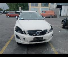 Volvo XC60 2013 2.4TD Demolita - Per Ricambi