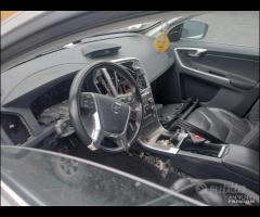 Volvo XC60 2013 2.4TD Demolita - Per Ricambi - 9