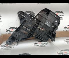 STAFFA SUPPORTO FARO ANTERIORE DESTRO 2009 PORSCHE