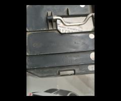 STAFFA SUPPORTO FARO ANTERIORE DESTRO 2009 PORSCHE - 24