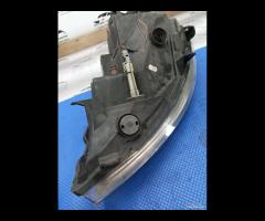 FARO FANALE ANTERIORE DESTRA OPEL VIVARO A 8200701