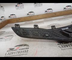 GRIGLIA ANTERIORE CON EMBLEMA 2009 HONDA JAZZ III - 16