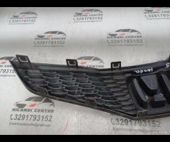 GRIGLIA ANTERIORE CON EMBLEMA 2009 HONDA JAZZ III - 17