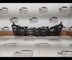 SUPPORTO/GRIGLIA INFERIORE PARAURTI ANTERIORE 2011