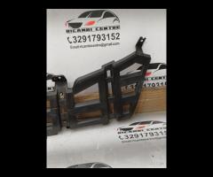 SUPPORTO/GRIGLIA INFERIORE PARAURTI ANTERIORE 2011