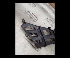 SUPPORTO/GRIGLIA INFERIORE PARAURTI ANTERIORE 2011 - 8