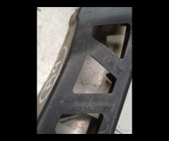 STAFFA SUPPORTO PARAURTI ANTERIORE L/H SINISTRO 20 - 21