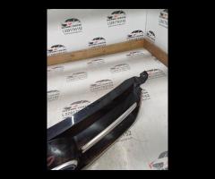 GRIGLIA ANTERIORE SUPERIORE CENTRALE/EMBLEMA CROMA - 11