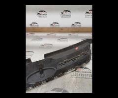 GRIGLIA ANTERIORE SUPERIORE CENTRALE/EMBLEMA CROMA - 19