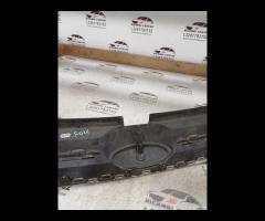 GRIGLIA ANTERIORE SUPERIORE CENTRALE/EMBLEMA CROMA - 20