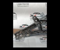 STAFFA SUPPORTO PARAURTI POSTERIORE RH DX 2018 JAG