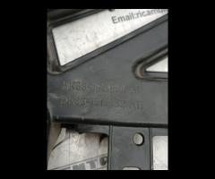 STAFFA SUPPORTO PARAURTI POSTERIORE RH DX 2018 JAG - 22