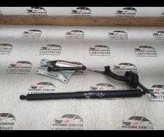 PISTONE PORTELLONE POSTERIORE DX+SUPPORTO 2010 MER