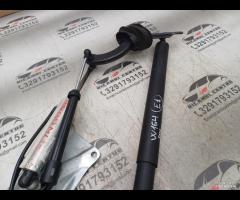 PISTONE PORTELLONE POSTERIORE DX+SUPPORTO 2010 MER