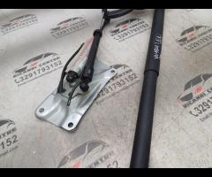 PISTONE PORTELLONE POSTERIORE DX+SUPPORTO 2010 MER - 6