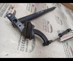 PISTONE PORTELLONE POSTERIORE DX+SUPPORTO 2010 MER - 11