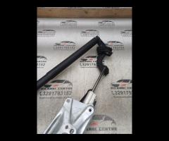 PISTONE PORTELLONE POSTERIORE DX+SUPPORTO 2010 MER - 17