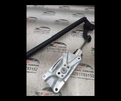 PISTONE PORTELLONE POSTERIORE DX+SUPPORTO 2010 MER - 18