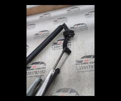 PISTONE PORTELLONE POSTERIORE DX+SUPPORTO 2010 MER - 20