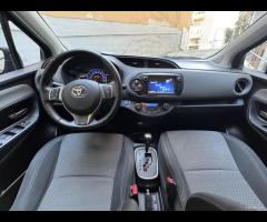 Toyota Yaris 1.5 hybrid - 13