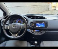 Toyota Yaris 1.5 hybrid - 14