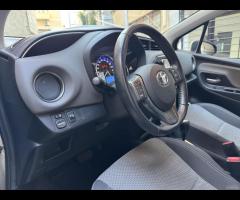 Toyota Yaris 1.5 hybrid - 16