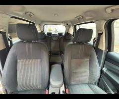 Ford C-Max 7 posti - 16