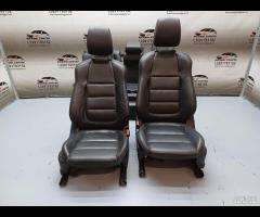 SET SEDILI IN PELLE NERA CUCITURA ROSSA MAZDA CX5