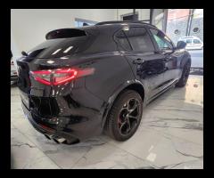 Alfa Romeo Stelvio 2.9 Bi-Turbo V6 510 CV AT8 Quad - 9