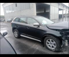 Volvo XC60 2.4TD D5244T17 Demolita - Per Ricambi