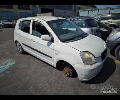 Kia Picanto 2005 Demolita - Per Ricambi