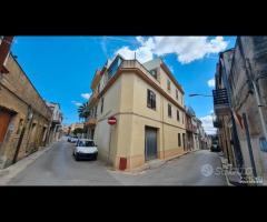 Castelvetrano intero immobile con garage