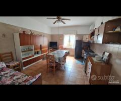 Castelvetrano intero immobile con garage - 10